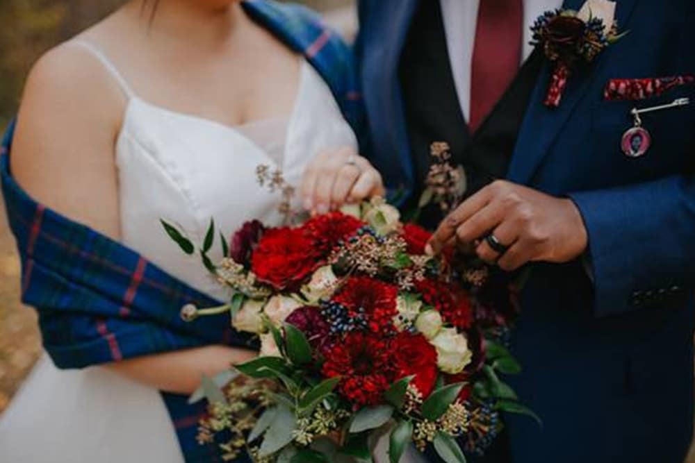 red and white bridal bouquet