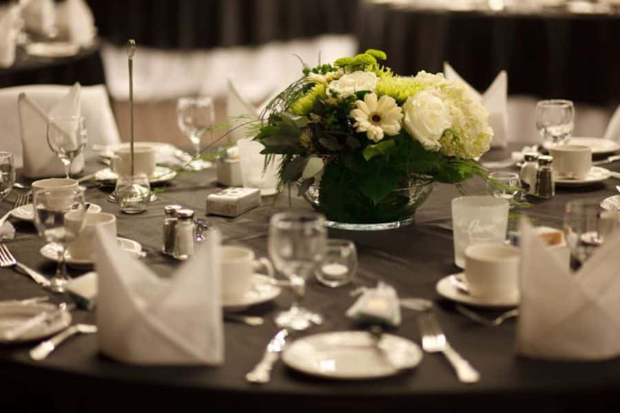 table flower setup